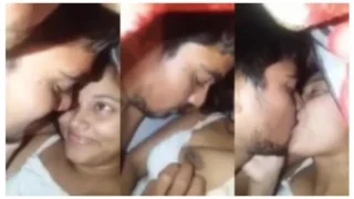 १९यो मुस्लिम गर्ल बूब प्रेस और लिप किश भाई साथ बेड पर